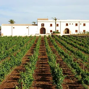 **** Feriested Baglio Donnafranca Wine Italien